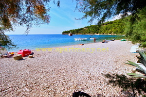 pláž Velika Luka apartmany chorvatsko omis stanici pláž v Chorvatsku